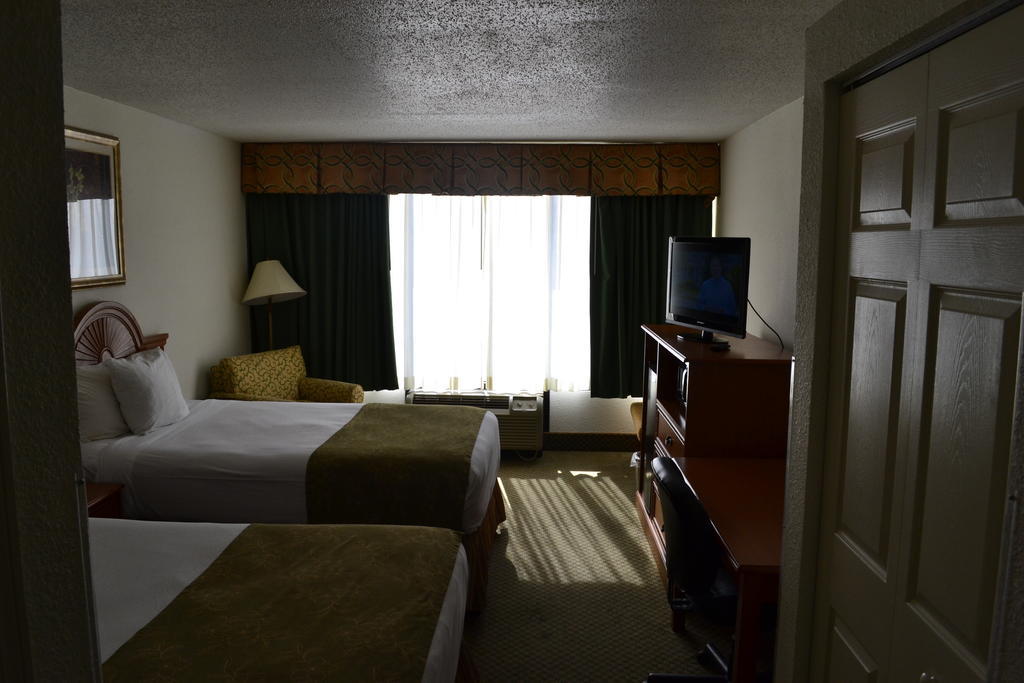 Jameson Inn & Suites โบว์ลิงกรีน ภายนอก รูปภาพ