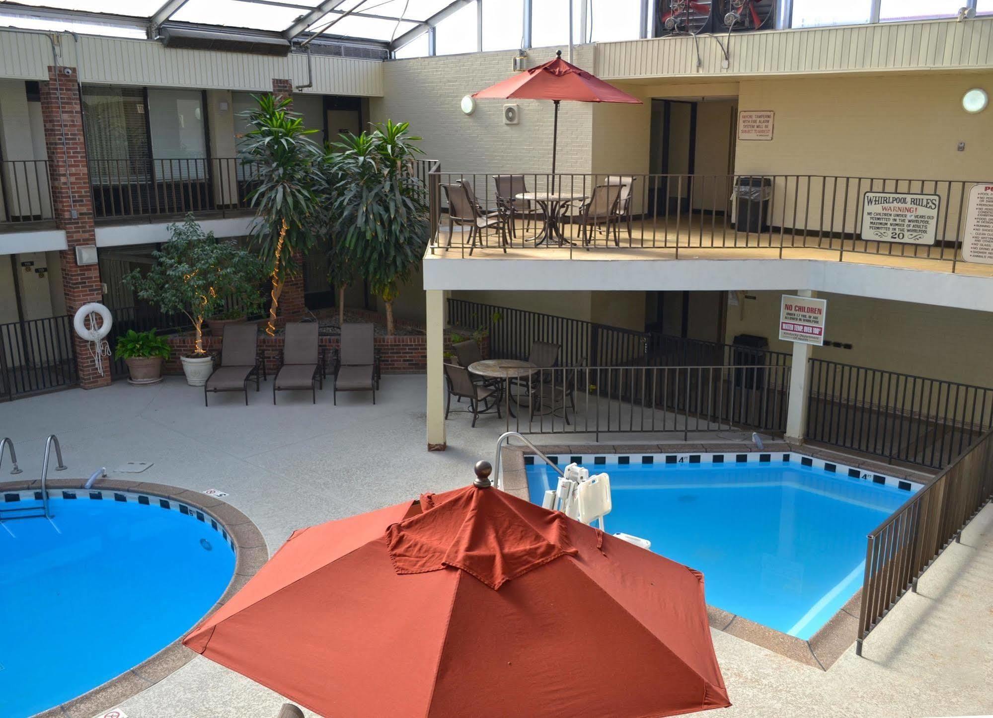 Jameson Inn & Suites โบว์ลิงกรีน ภายนอก รูปภาพ